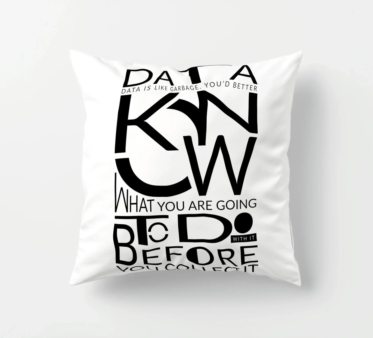 Data is like... cuscino da LIMITED EDITION LETTERS