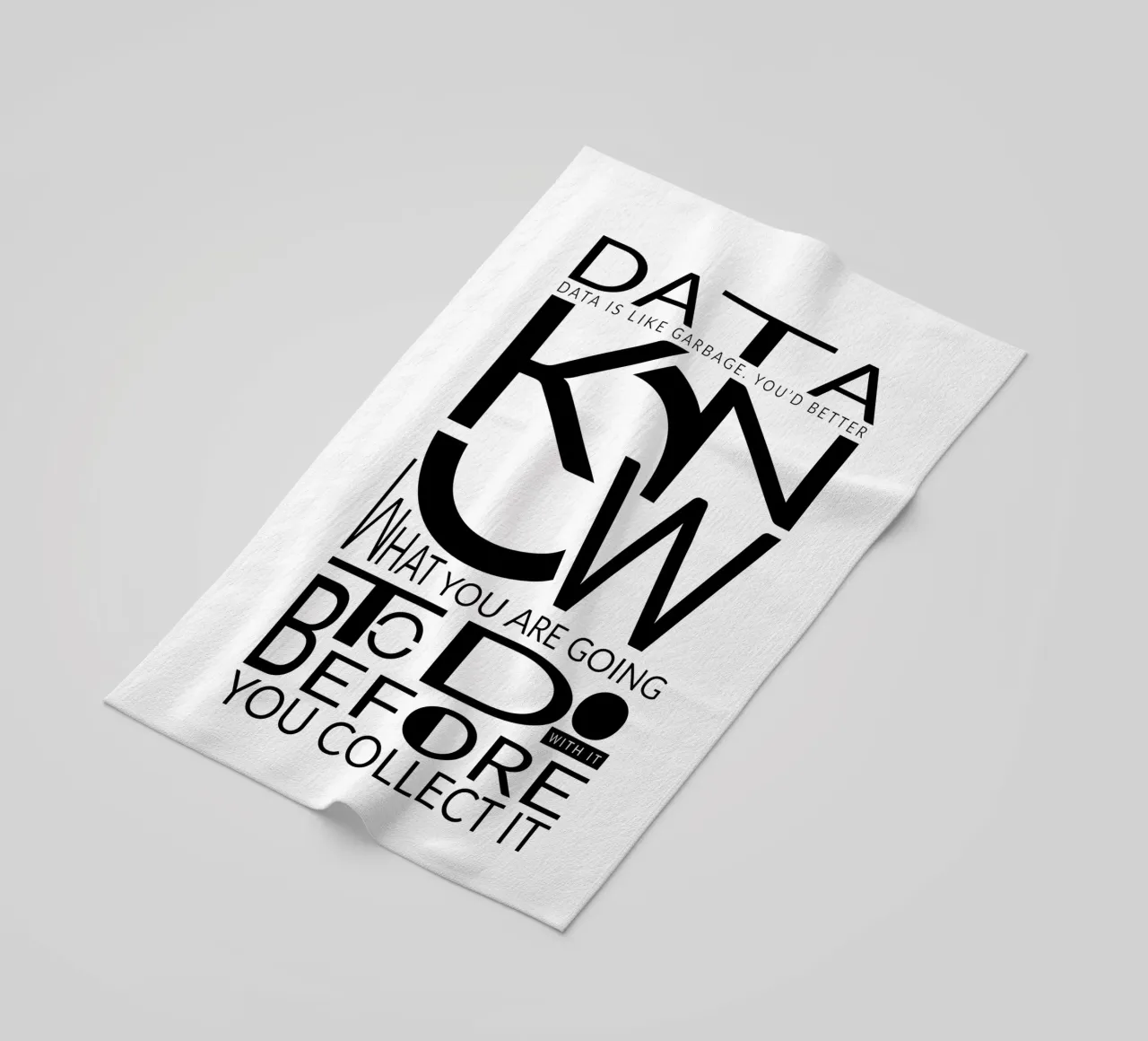 Data is like... strandhanddoek van LIMITED EDITION LETTERS