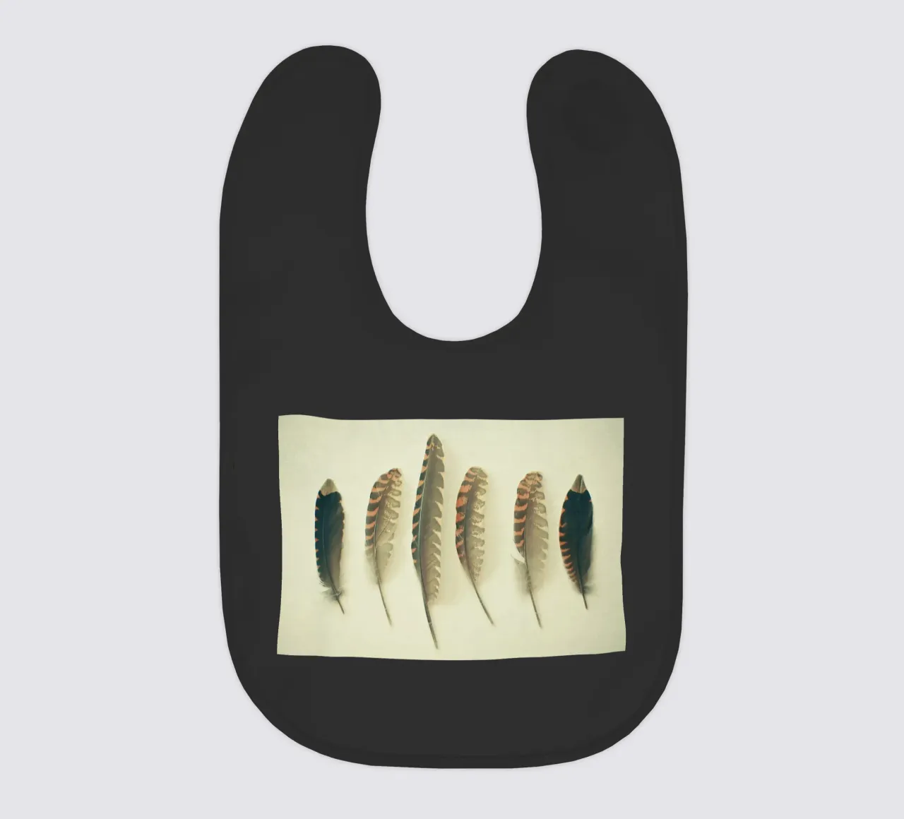 Piume #2 bavaglino da Cassia Beck Photography