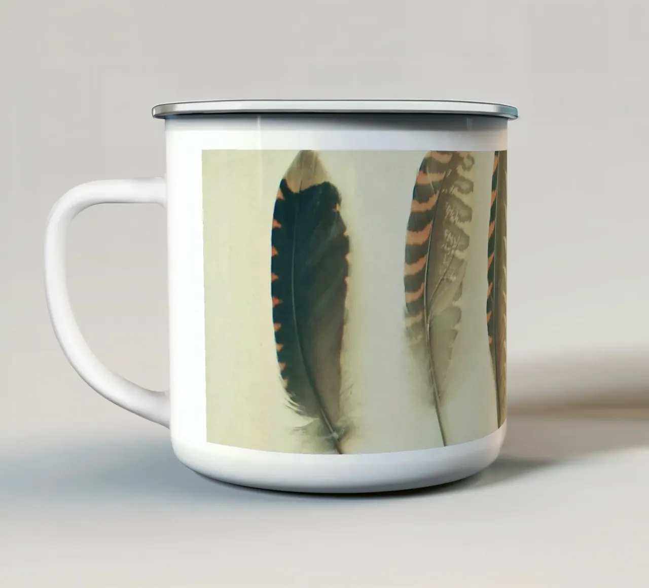 Piume #2 tazza in smalto da Cassia Beck Photography