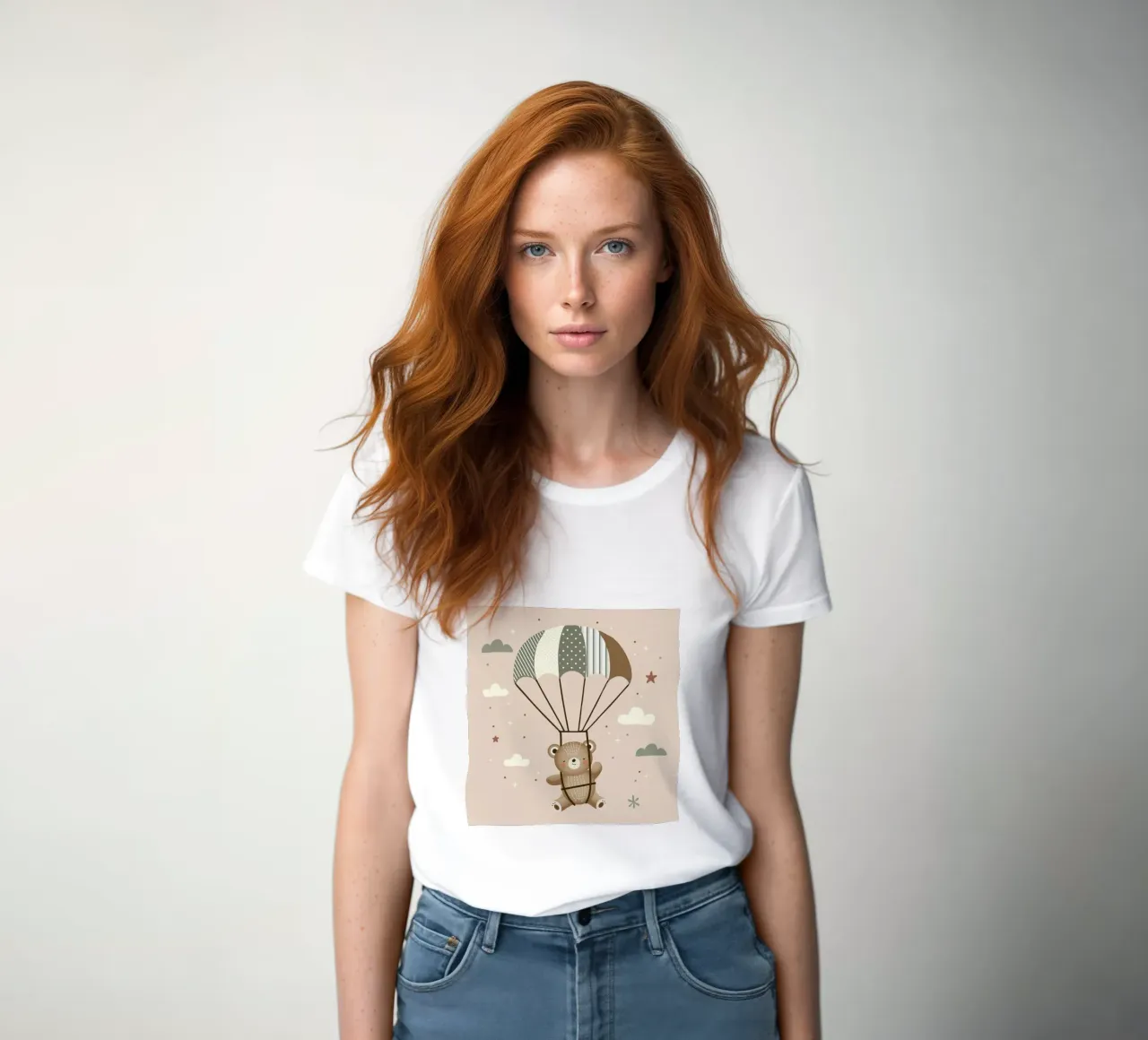 Orso con paracadute - Illustrazione giocosa in colori tenui t-shirt da donna da namosh