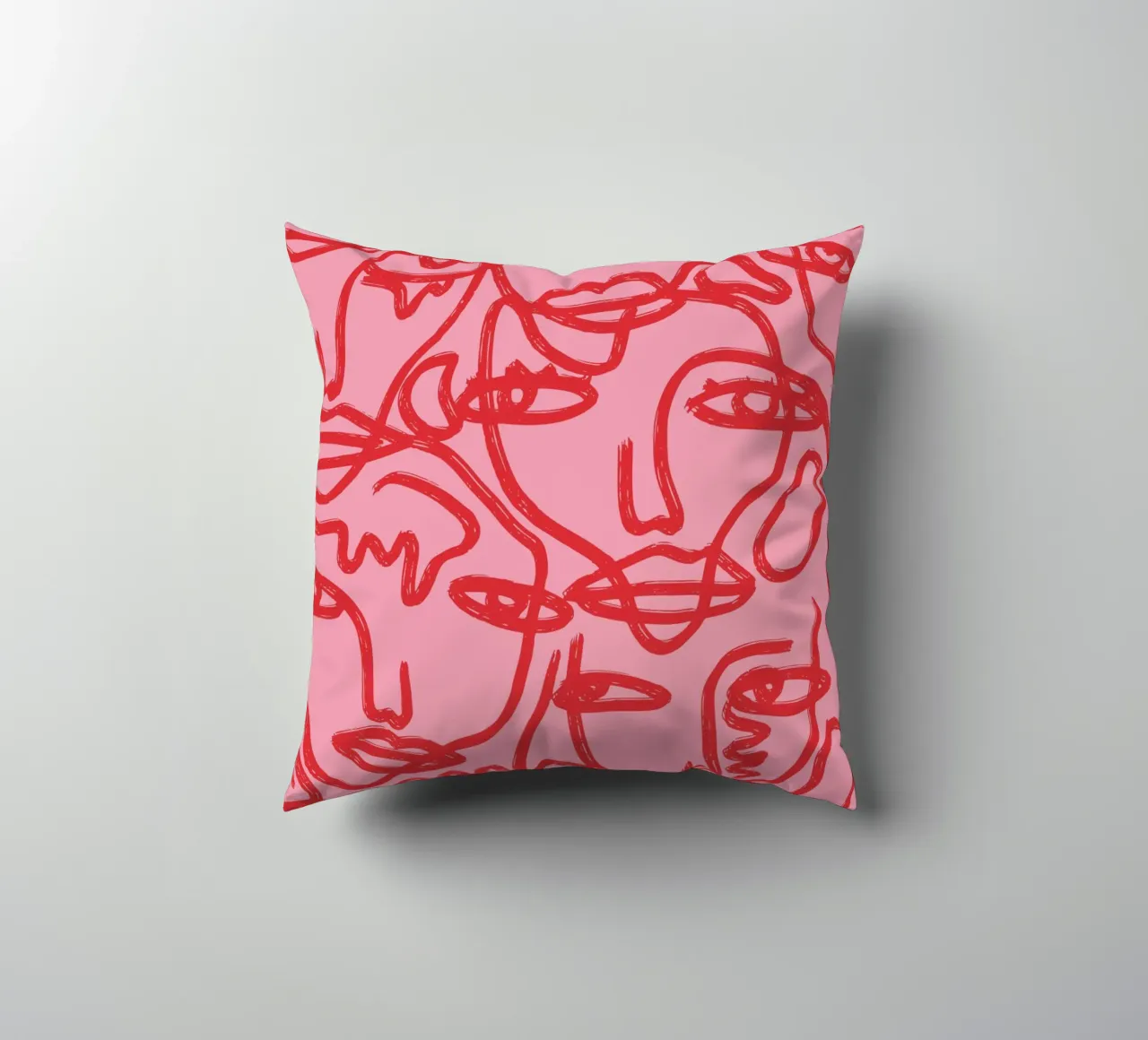 Blushing Faces: Red & Pink cuscino da ni-ja artboutique