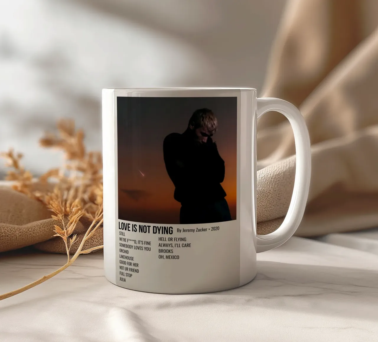 LOVE IS NOT DYING By Jeremy Zucker 2020 Keramik Tasse von SoundStudio