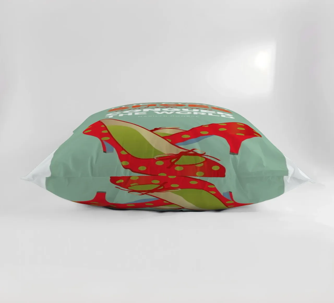 Monroe Shoes coussin de Visual Philosophy
