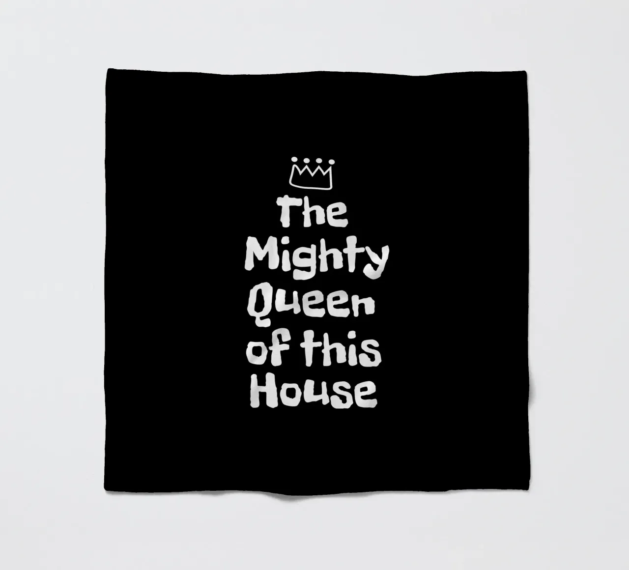 The mighty queen of this house coperta in pile da happieeagle