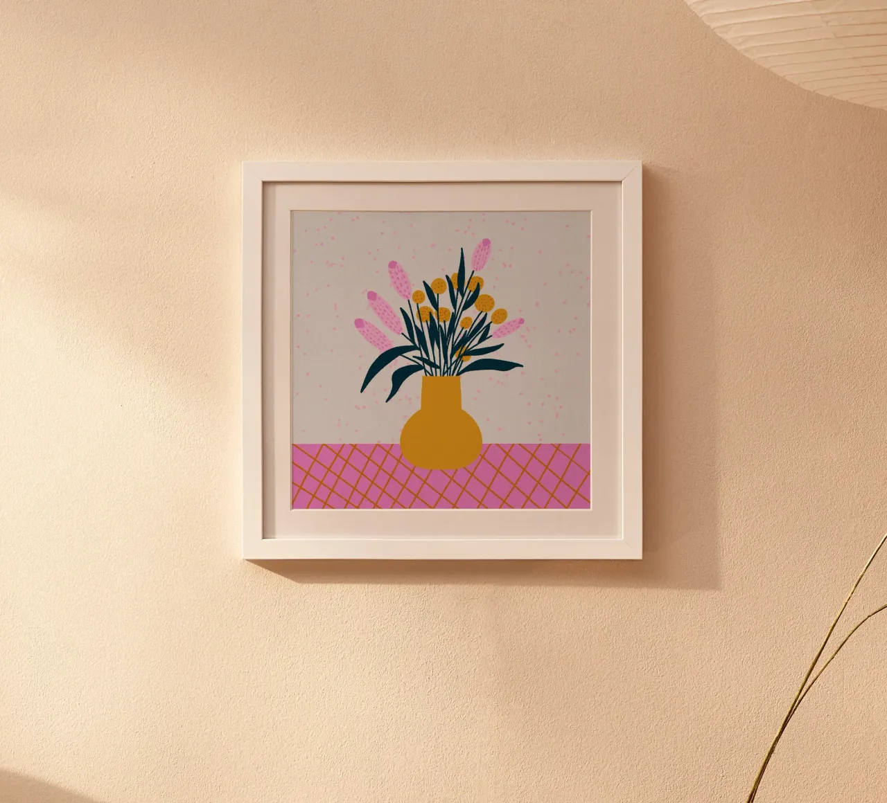Vaso floreale astratto - rosa e giallo poster con telaio in plastica da Wackapacka