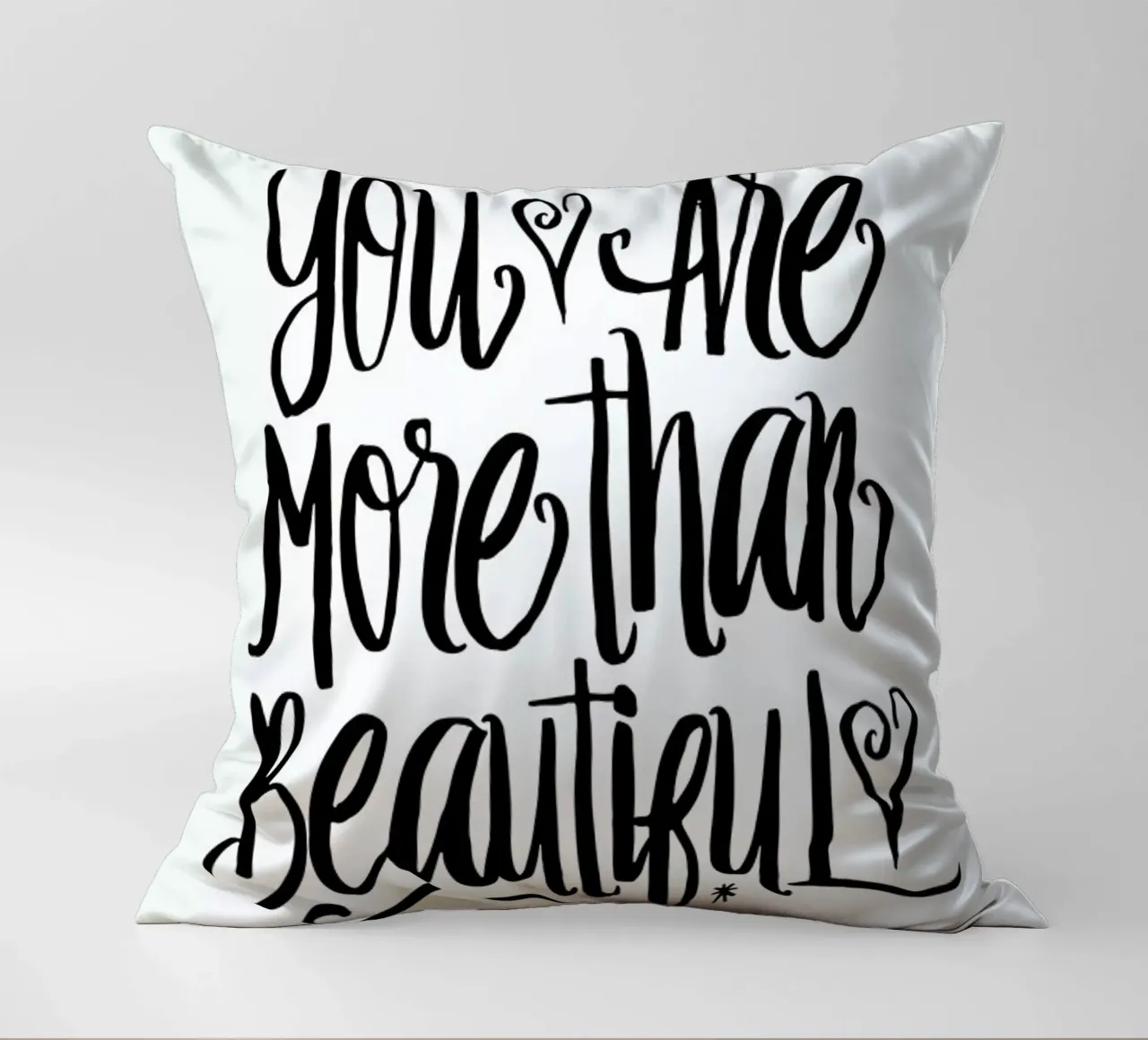 You Are More Than Beautiful cuscino da Honeymoon Hotel