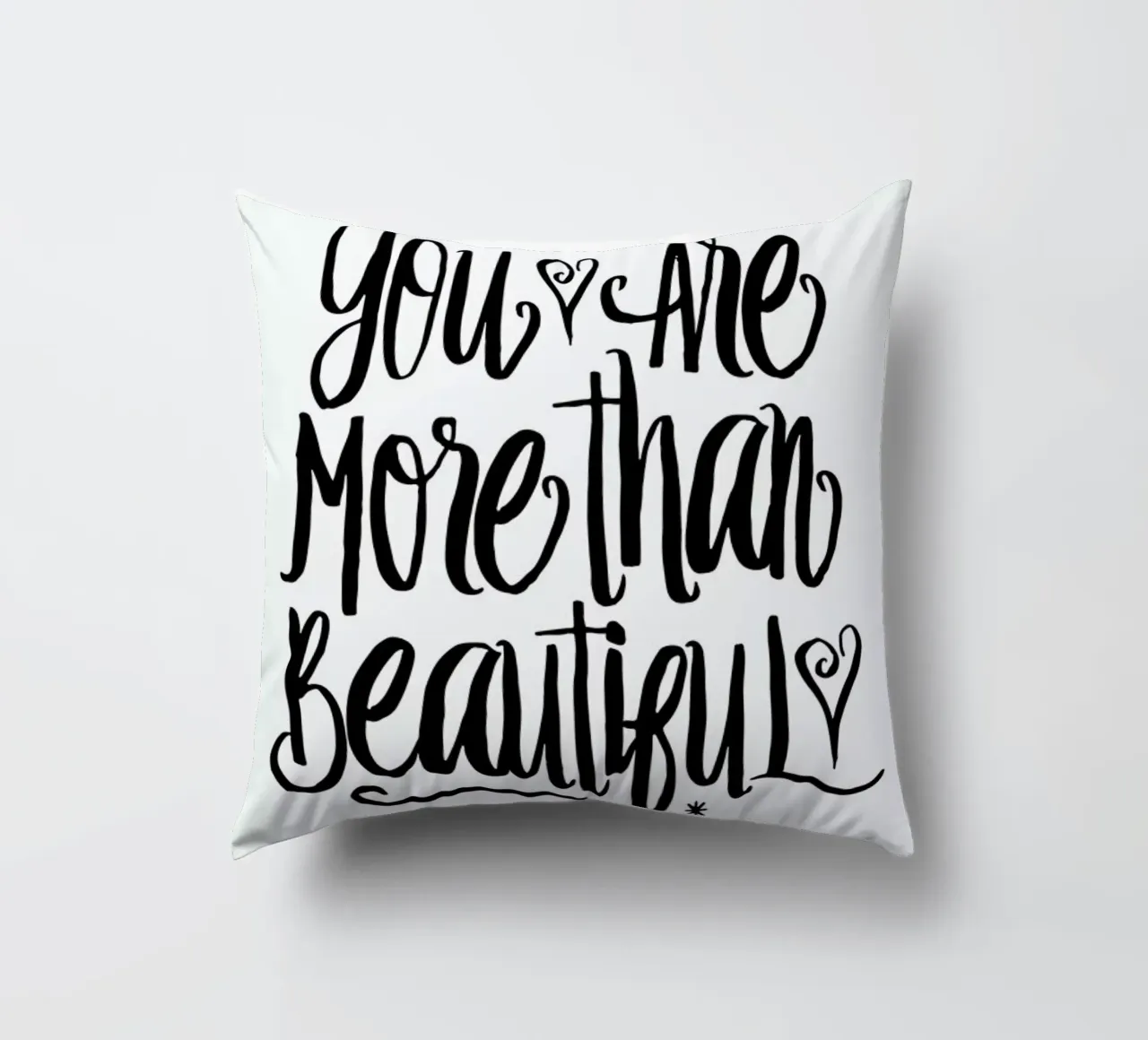 You Are More Than Beautiful cuscino da Honeymoon Hotel