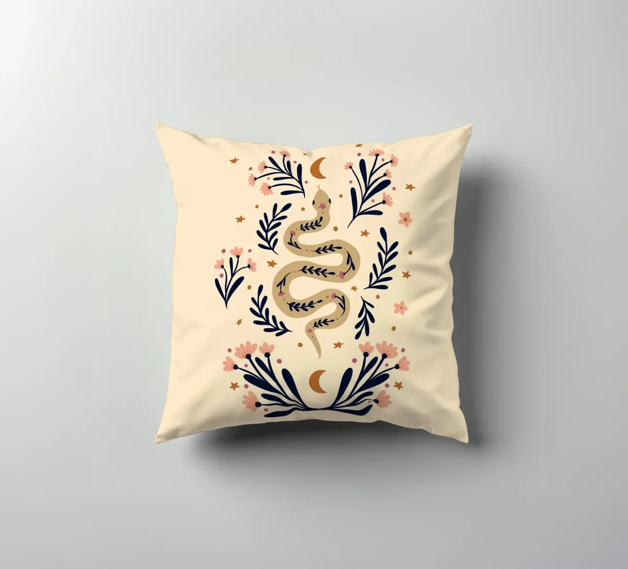 Serpente e fiori - beige e indaco cuscino da Wackapacka