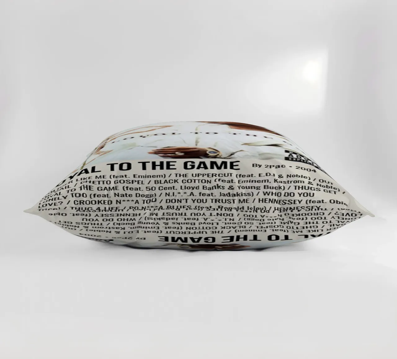 LOYAL TO THE GAME By 2Pac - 2004 cojín de SoundStudio