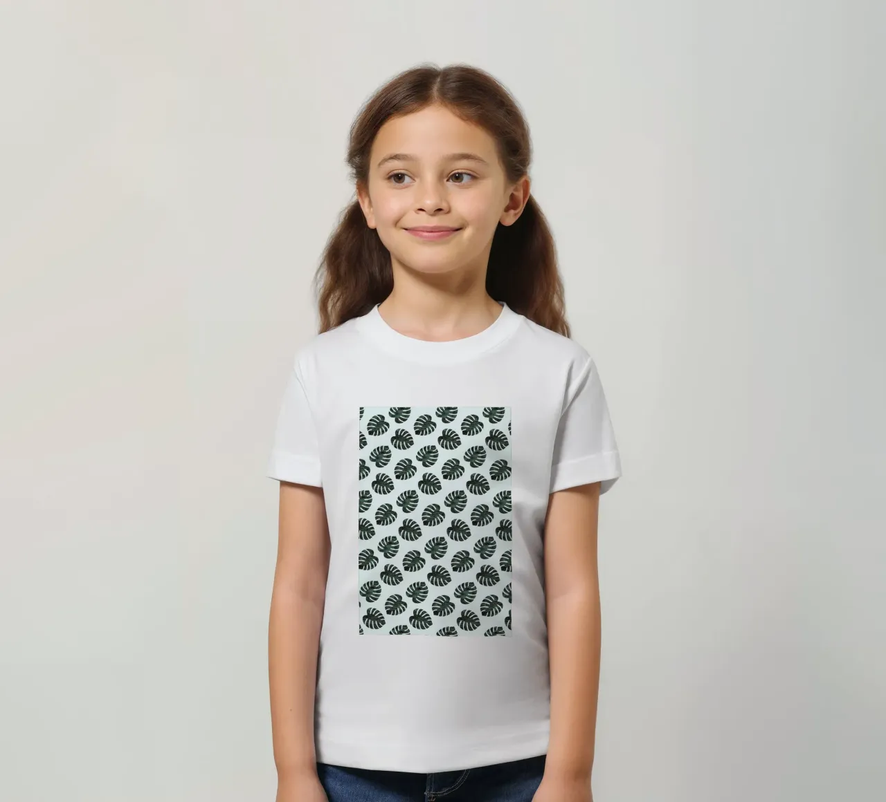 Monstera Pattern Kinder T-Shirt von Karin Bijlsma