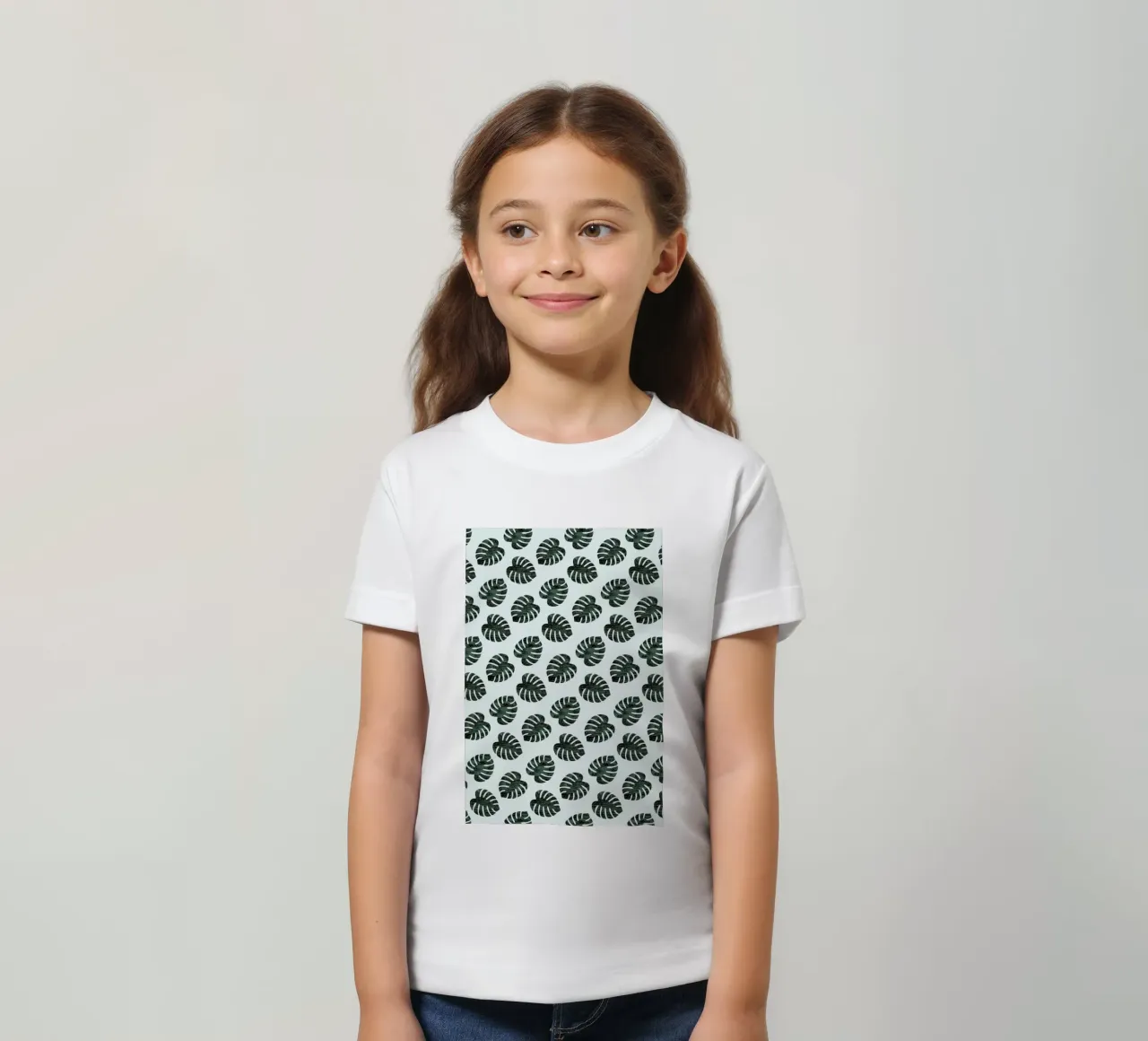 Monstera Pattern Kinder T-Shirt von Karin Bijlsma