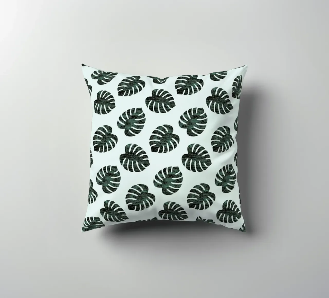 Monstera Pattern Kissen von Karin Bijlsma
