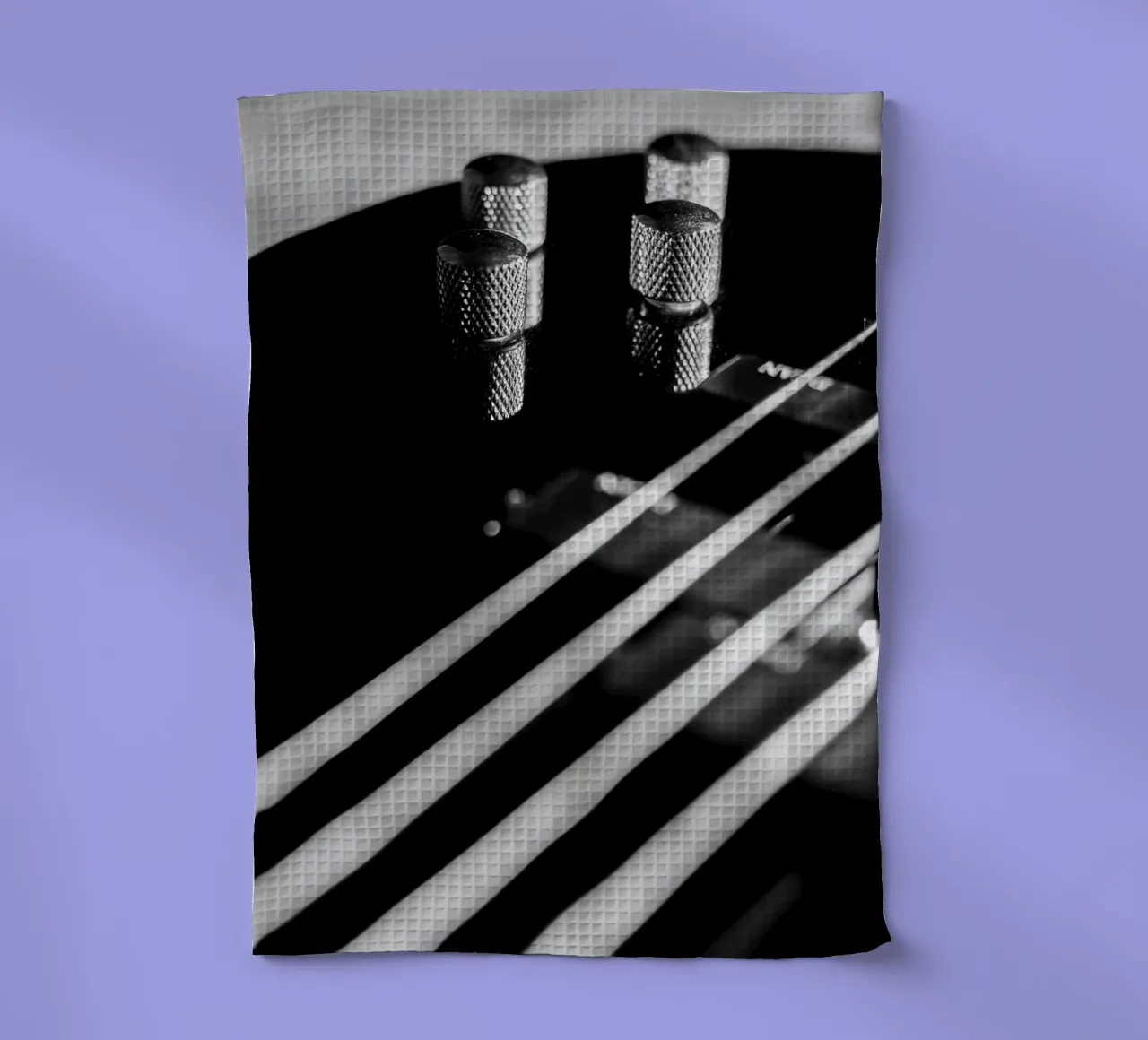 Guitare basse noire torchon de anderm