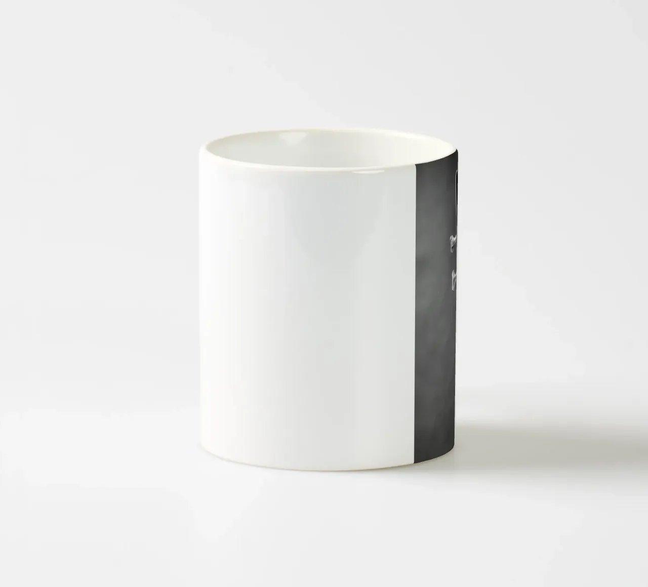 Collo di un basso nero tazza in ceramica da anderm