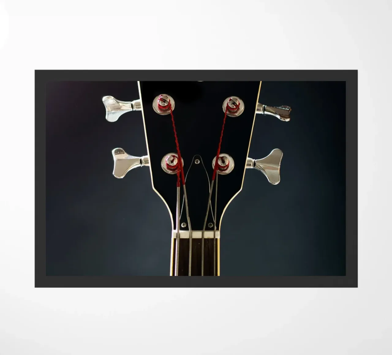 Collo di un basso nero zerbino da anderm