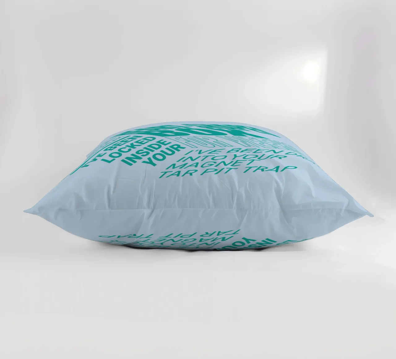 Scatola a forma di cuore cuscino da Gunawan Rb