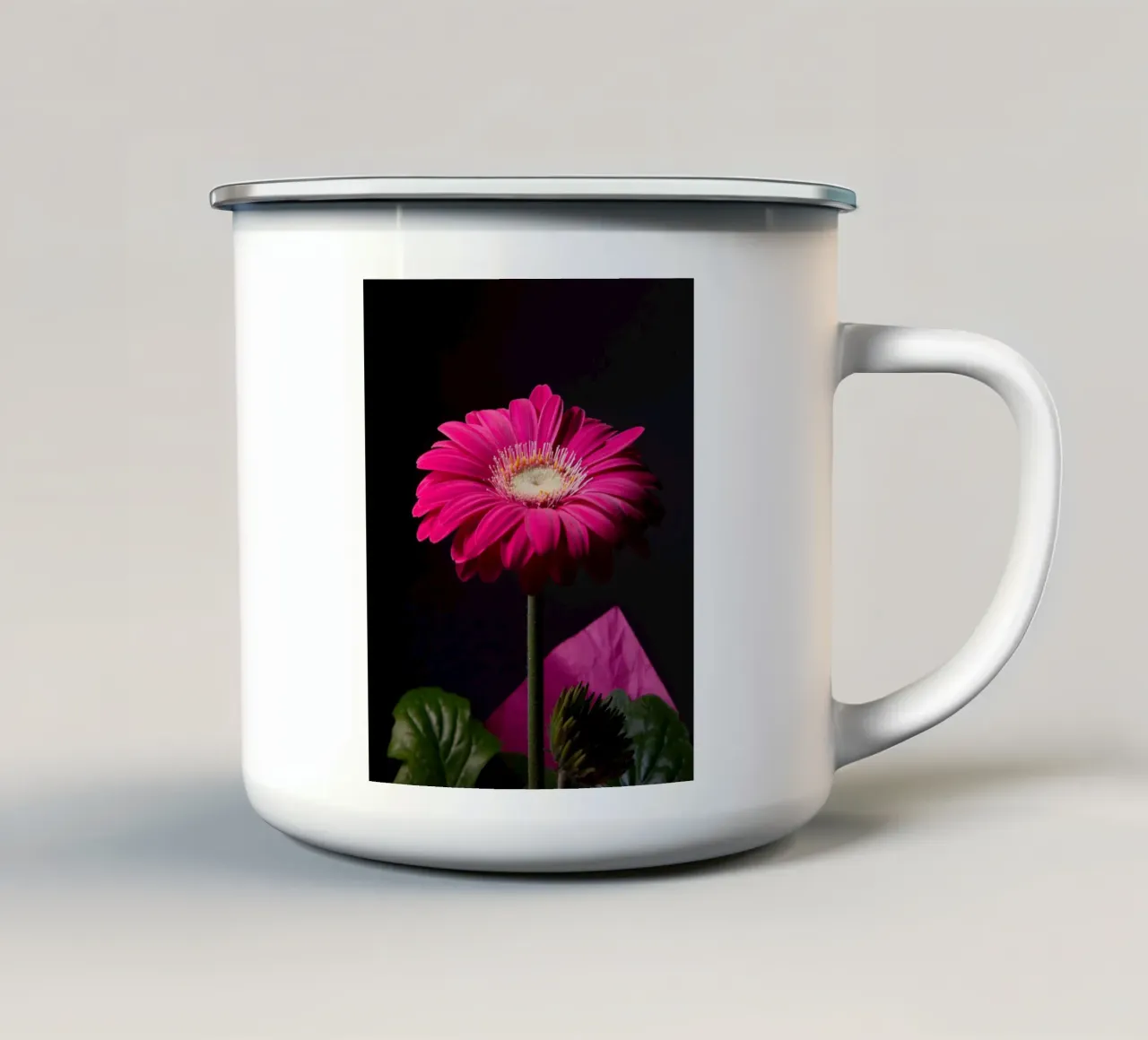 Gerbera viola tazza in smalto da anderm