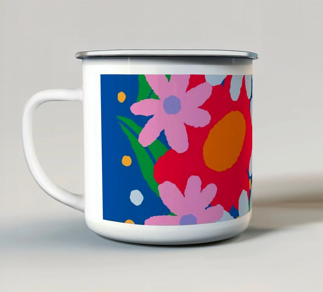 Fiori colorati e audaci tazza in smalto da Wackapacka