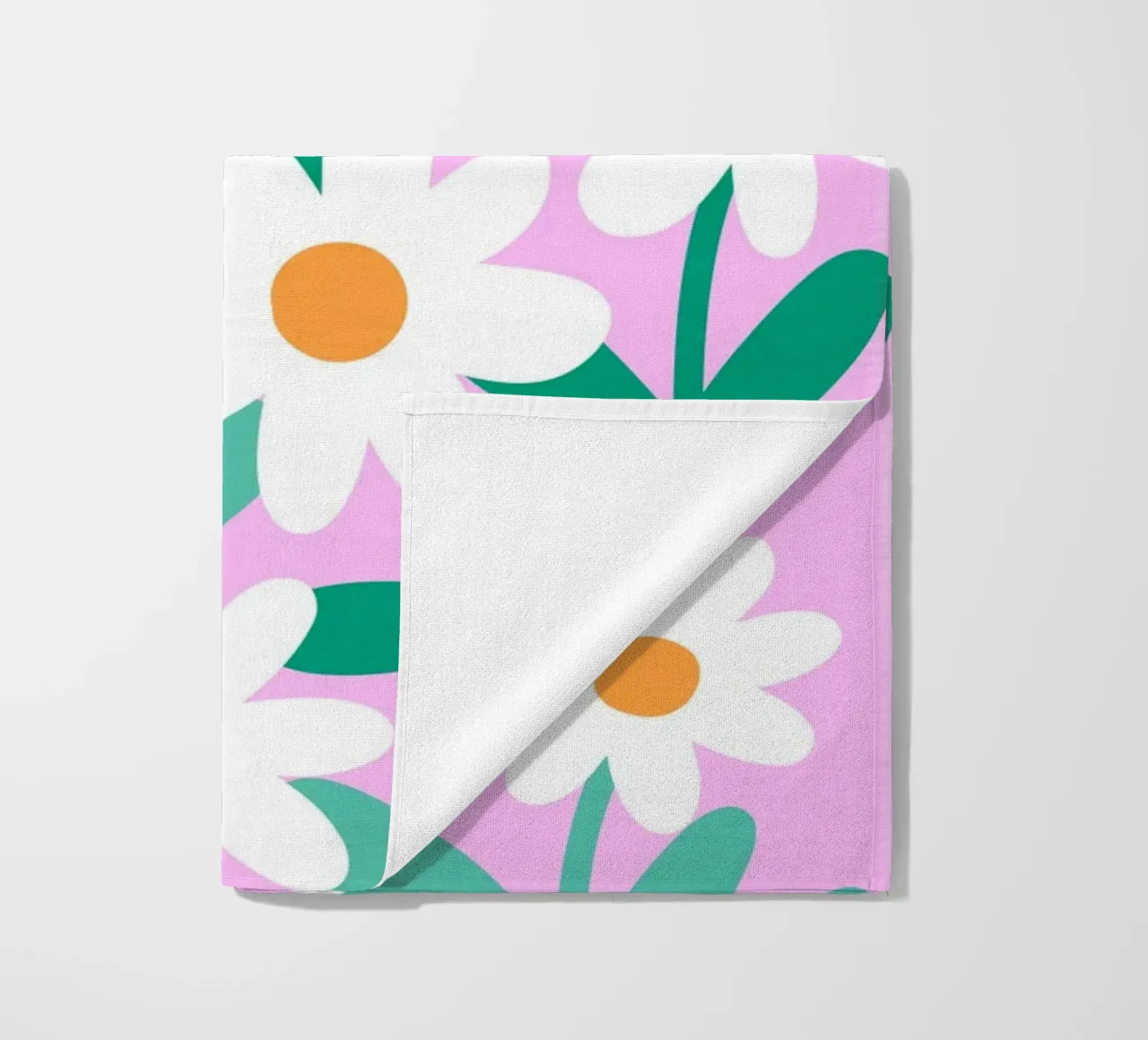 Madeliefjes in bloei Wilde Bloemen Poster - Roze & Groen strandhanddoek van Dominique Vari