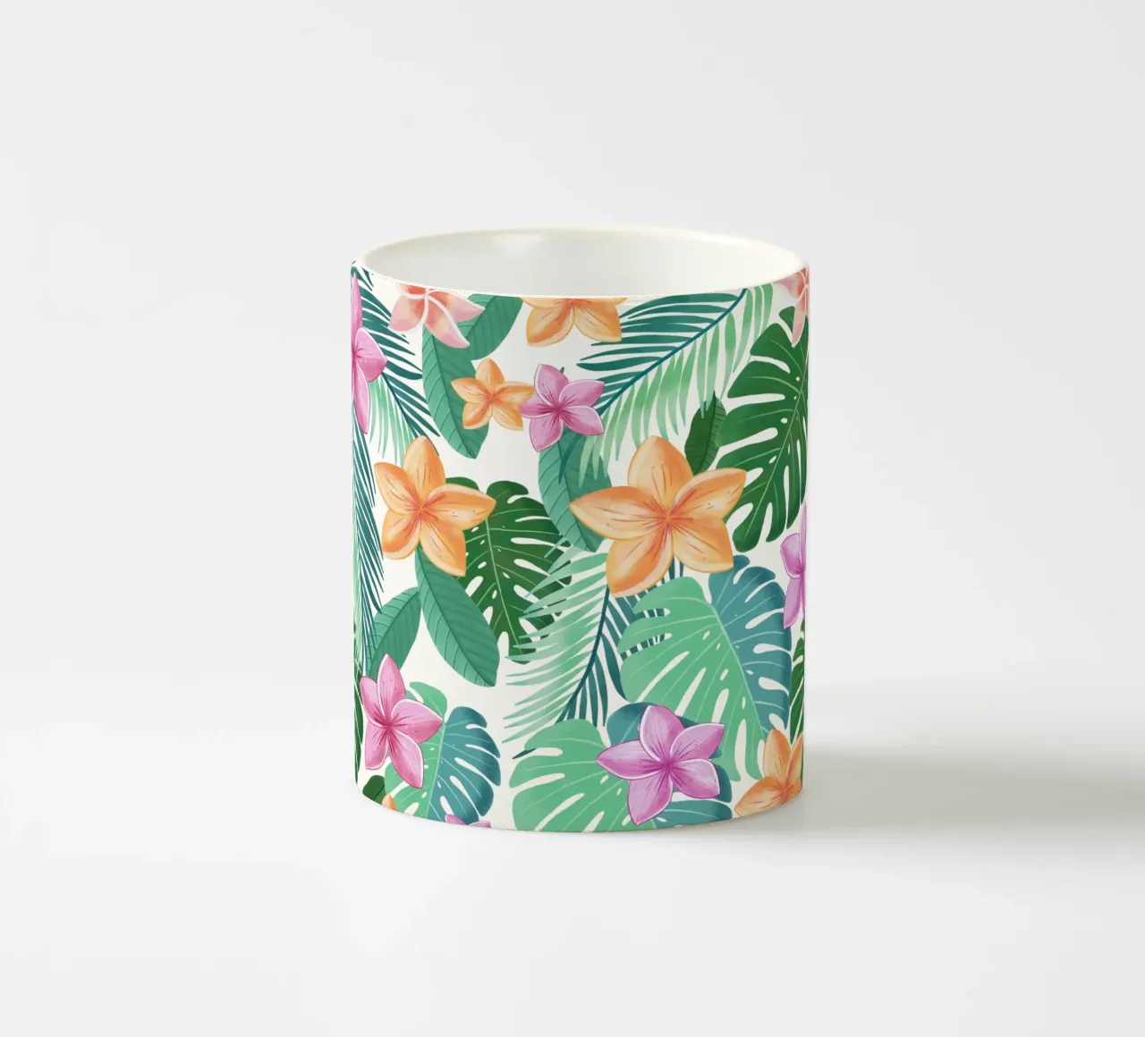 Sogno di un motivo tropicale. Con foglie di palma, monstera e plumeria tazza in ceramica da CalliLetters