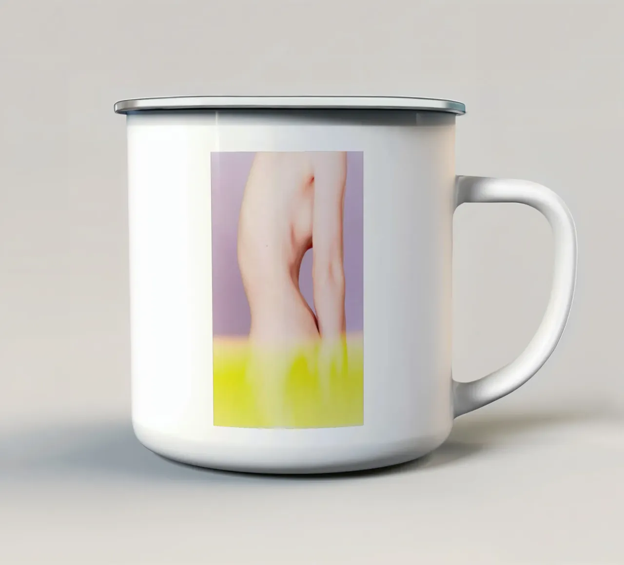 Hide Away Tree House 5 tazza in smalto da Paul Aidan Perry