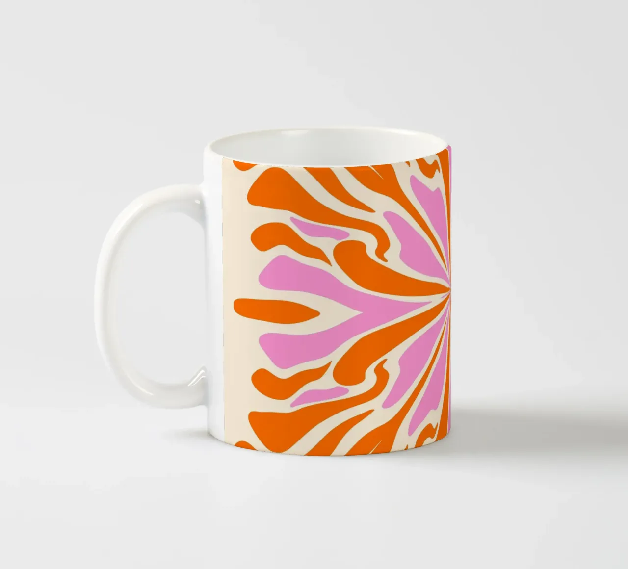Pétalos simétricos psicodélicos abstractos taza de cerámica de Wackapacka