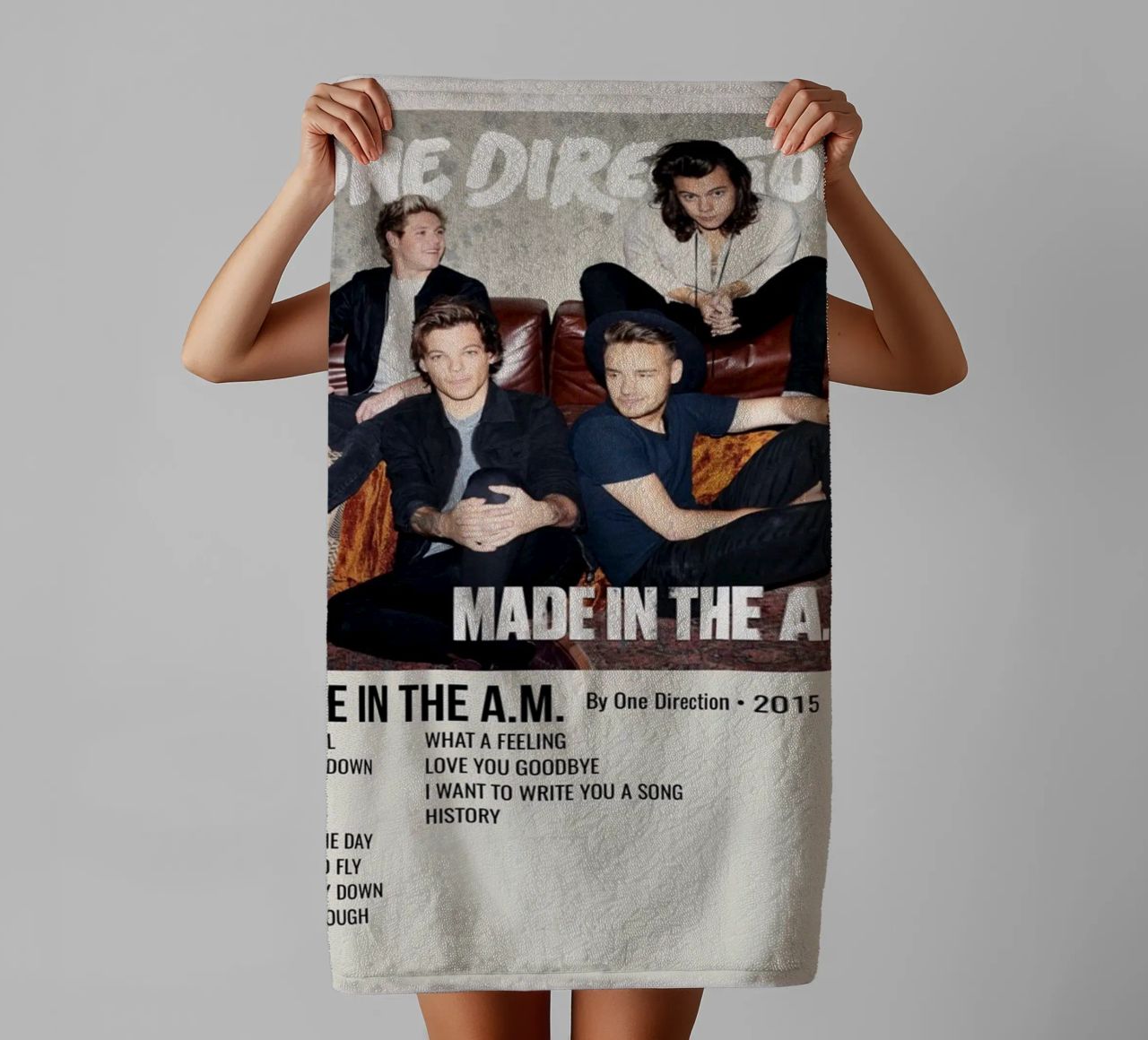 MADE IN THE A.M. By One Direction - 2015 asciugamano da bagno da SoundStudio