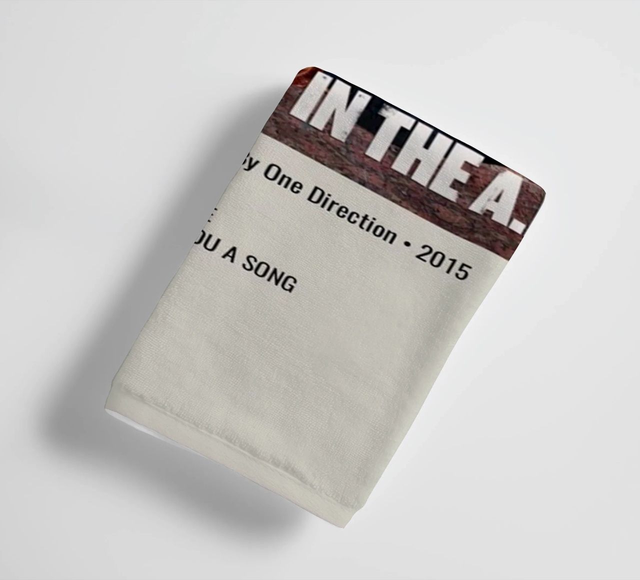 MADE IN THE A.M. By One Direction - 2015 asciugamano da bagno da SoundStudio