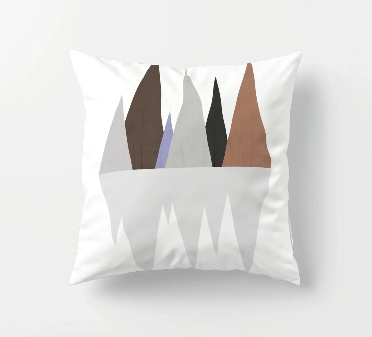 Minimalist landscape with inverted reflection cuscino da LisaArtes