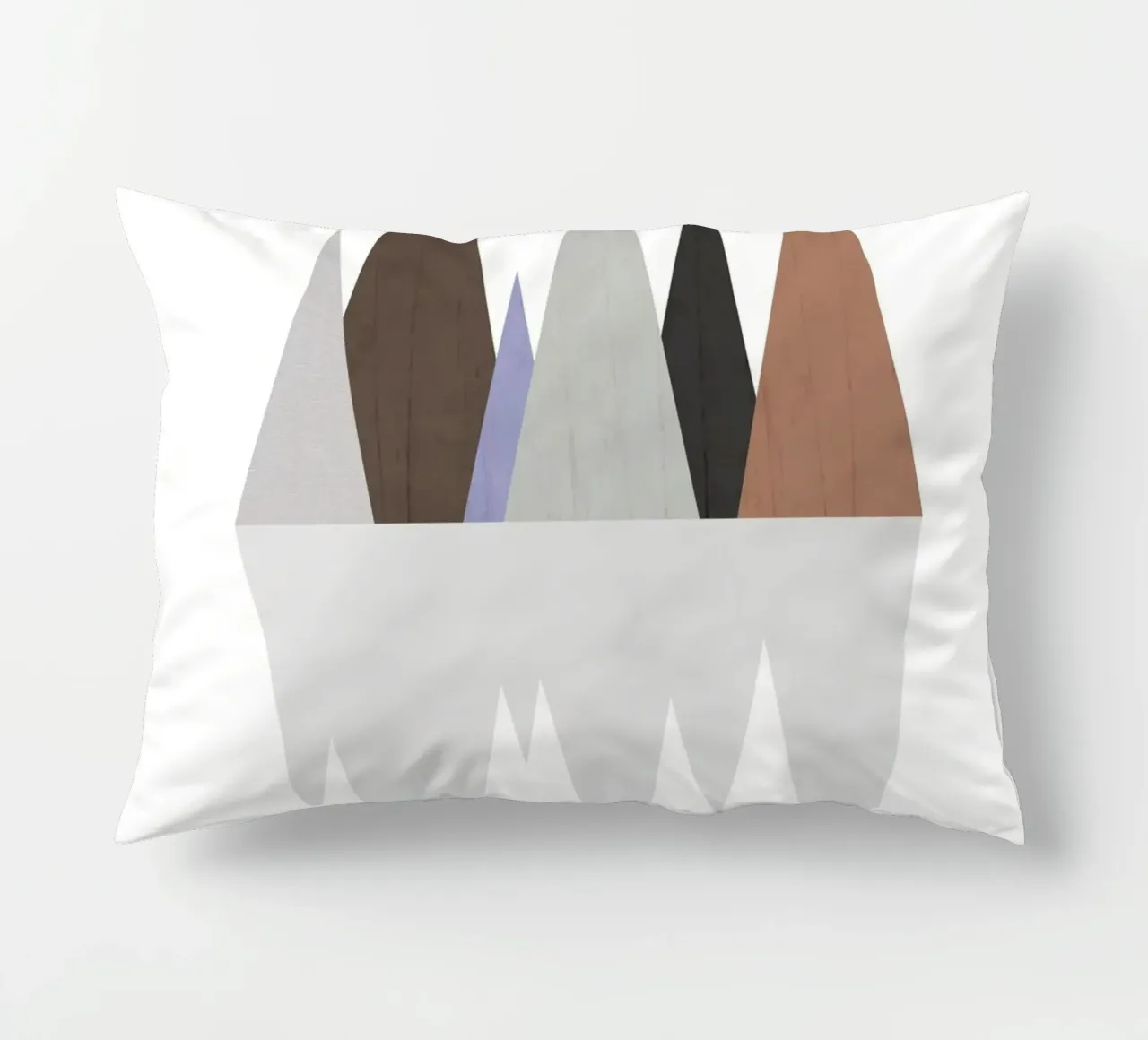 Minimalist landscape with inverted reflection cuscino da LisaArtes