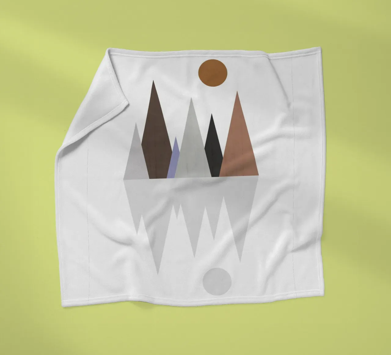 Minimalist landscape with inverted reflection coperta in pile da LisaArtes