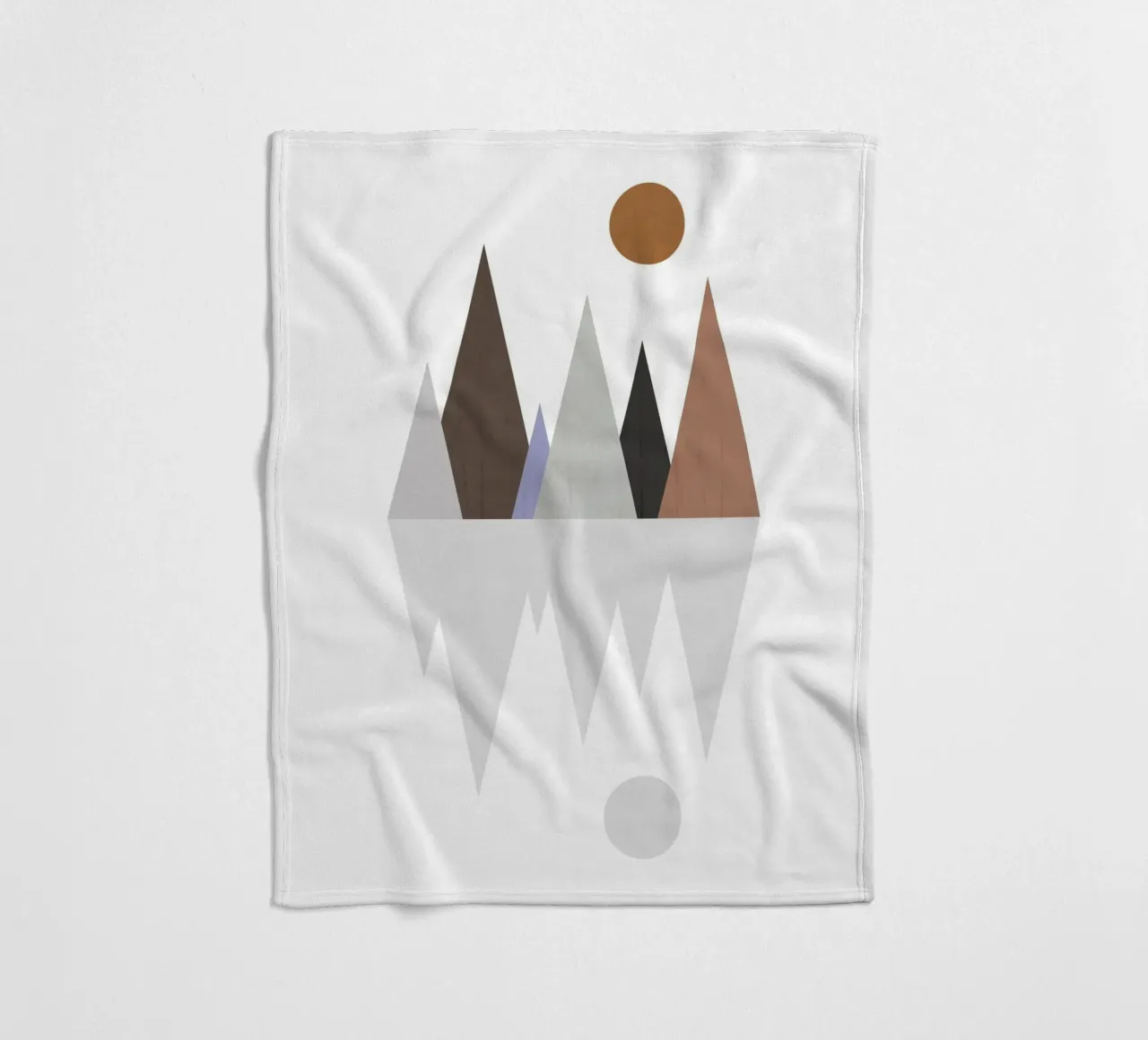 Minimalist landscape with inverted reflection coperta in pile da LisaArtes