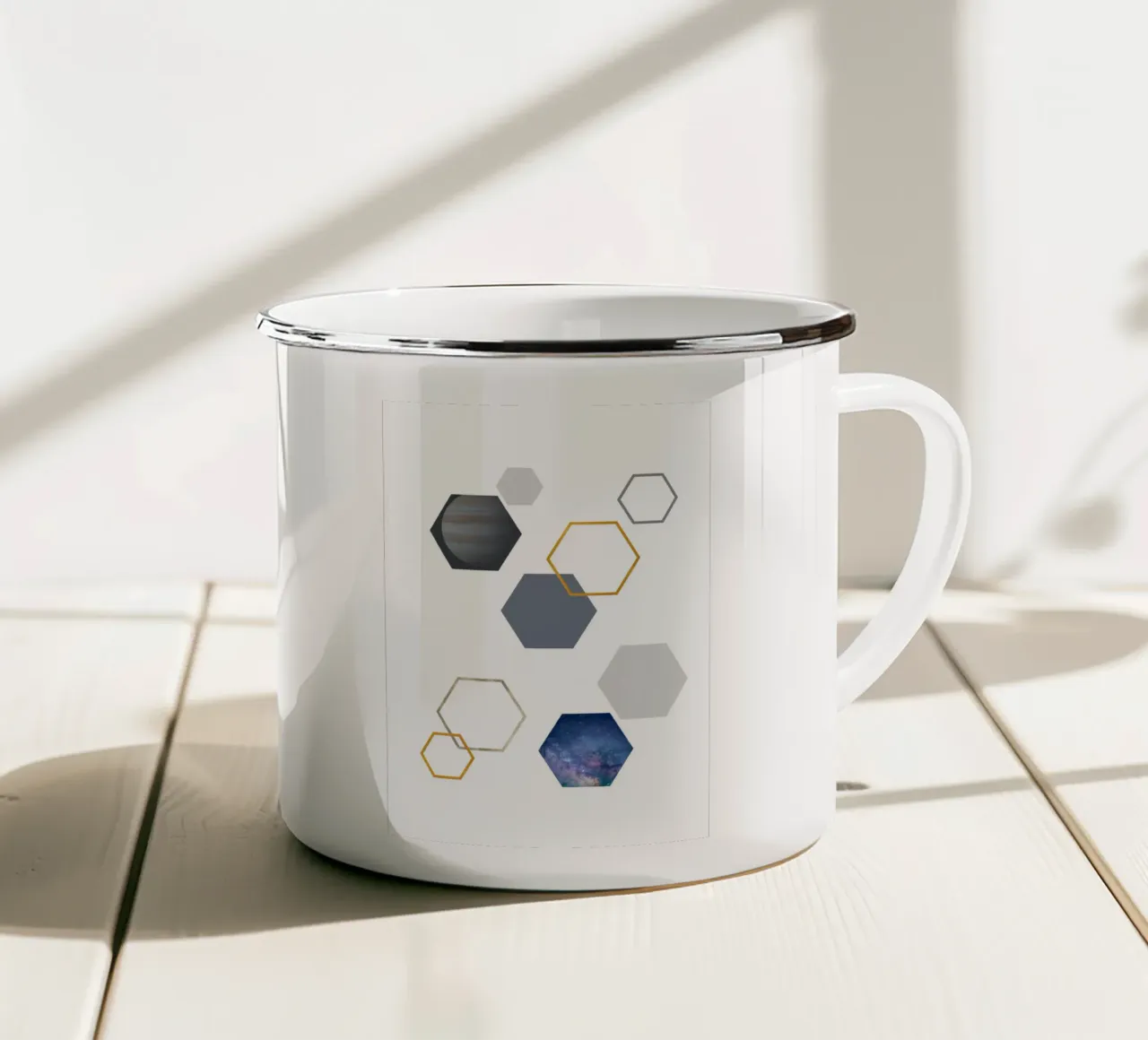 Hexagonal shapes and planet emaille mok van LisaArtes