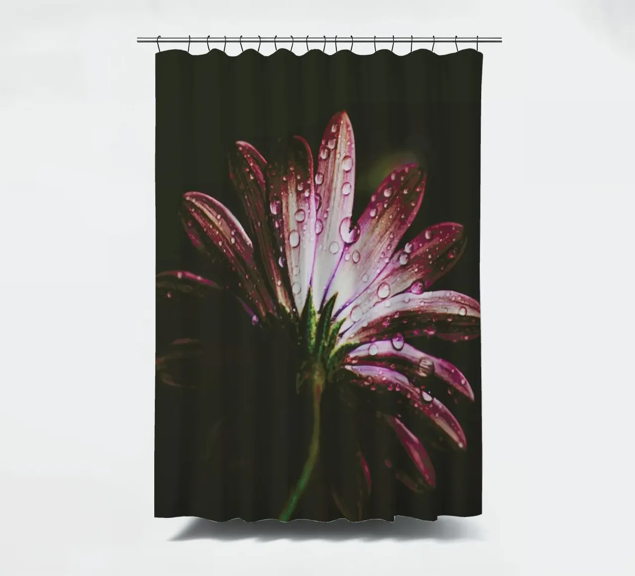 Bloem - Moody Floral douchegordijn van Ingrid Beddoes