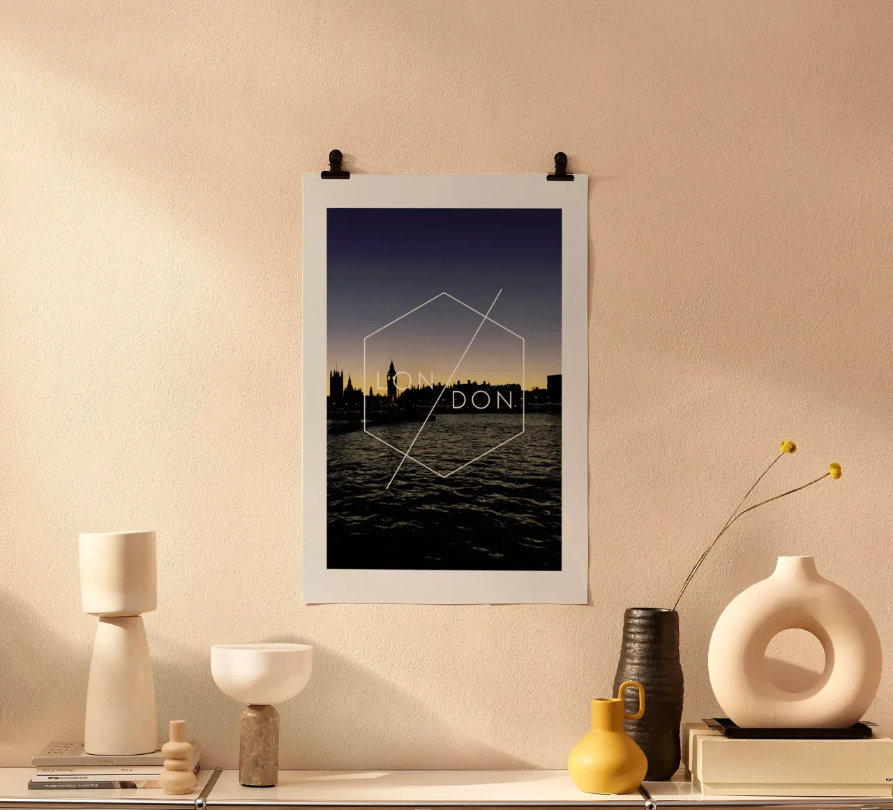 London poster con telaio in plastica da Emerybloom