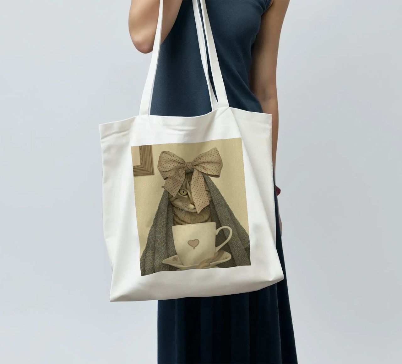 Miao mattutino con una tazza d'amore borsa in juta da Rustic Grace Studio 02