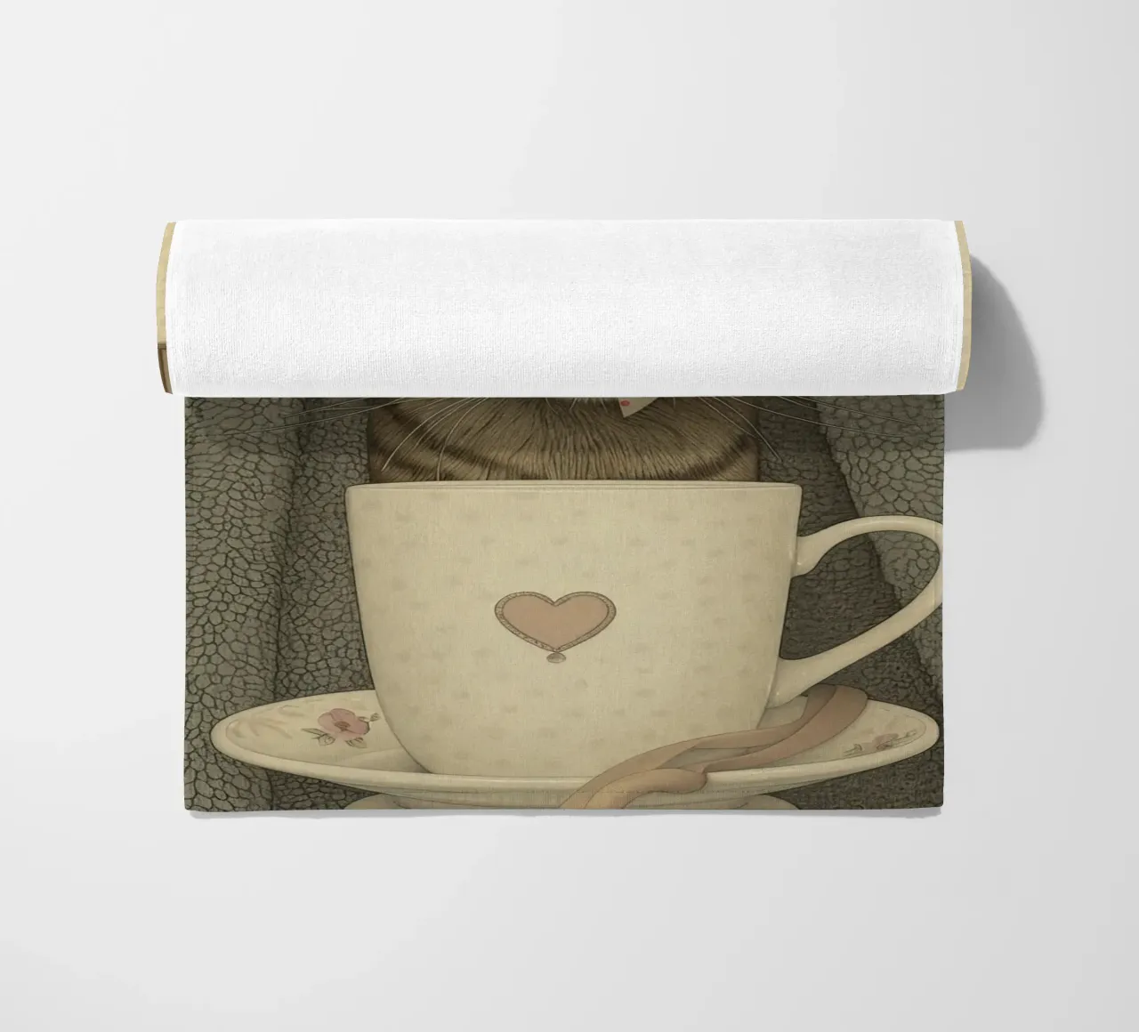 Miao mattutino con una tazza d'amore telo mare da Rustic Grace Studio 02