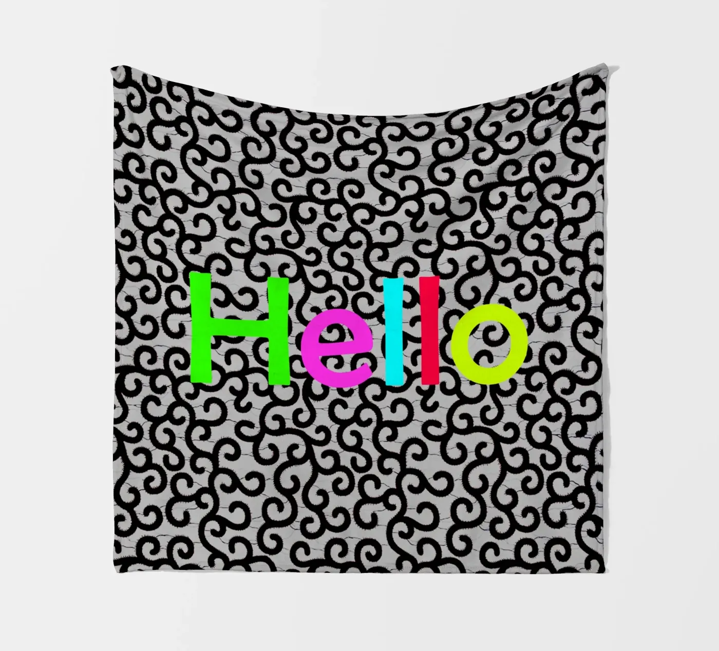 Hello fleece blanket by Mathudace Créas
