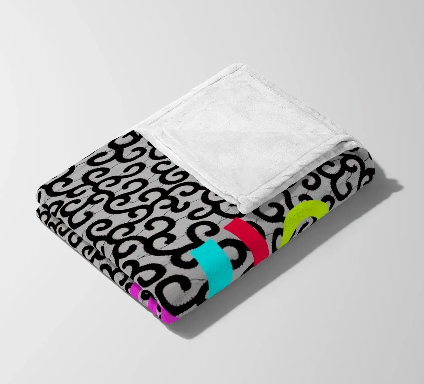 Hello fleece blanket by Mathudace Créas