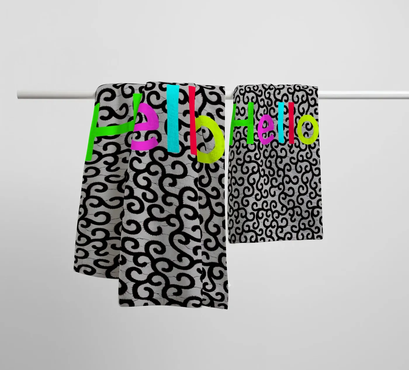 Hello badhanddoek van Mathudace Créas