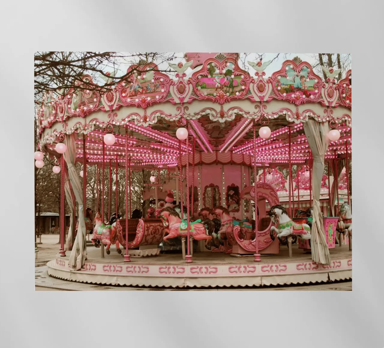 Pink Paris Carousel pellicola backlit da GraceDigitalArtCo