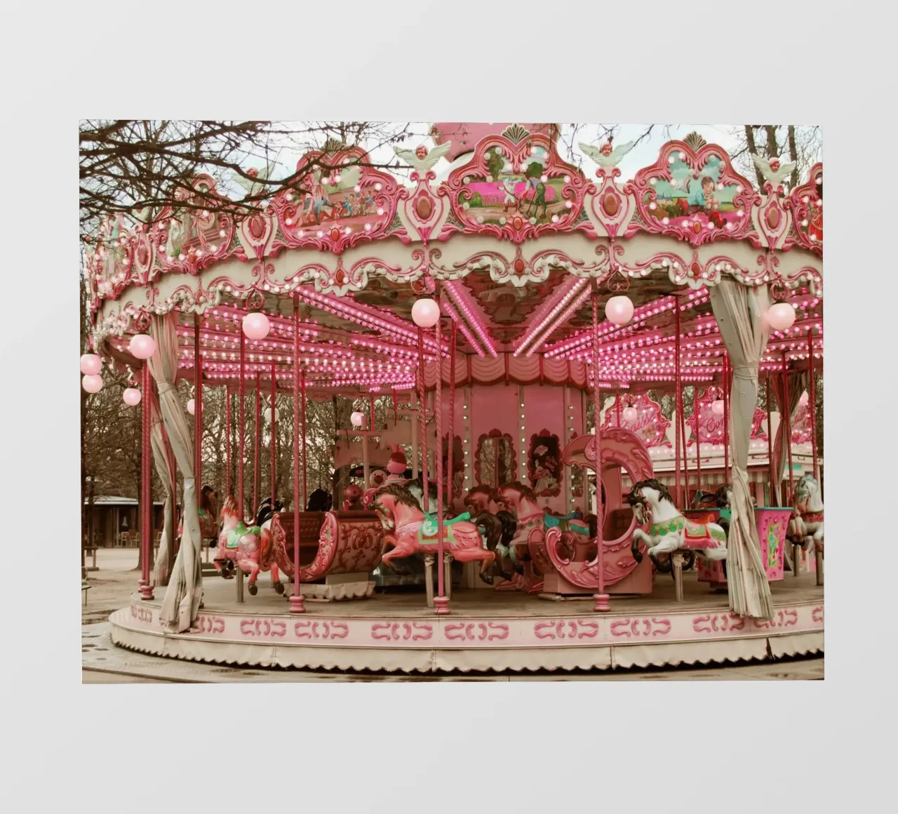 Pink Paris Carousel pellicola backlit da GraceDigitalArtCo