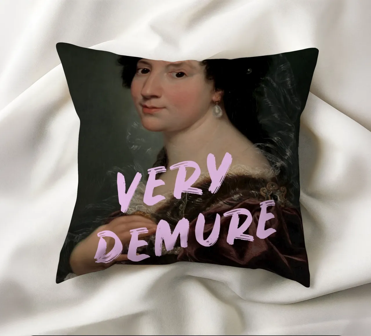 Very Demure Altered Art cuscino da GraceDigitalArtCo