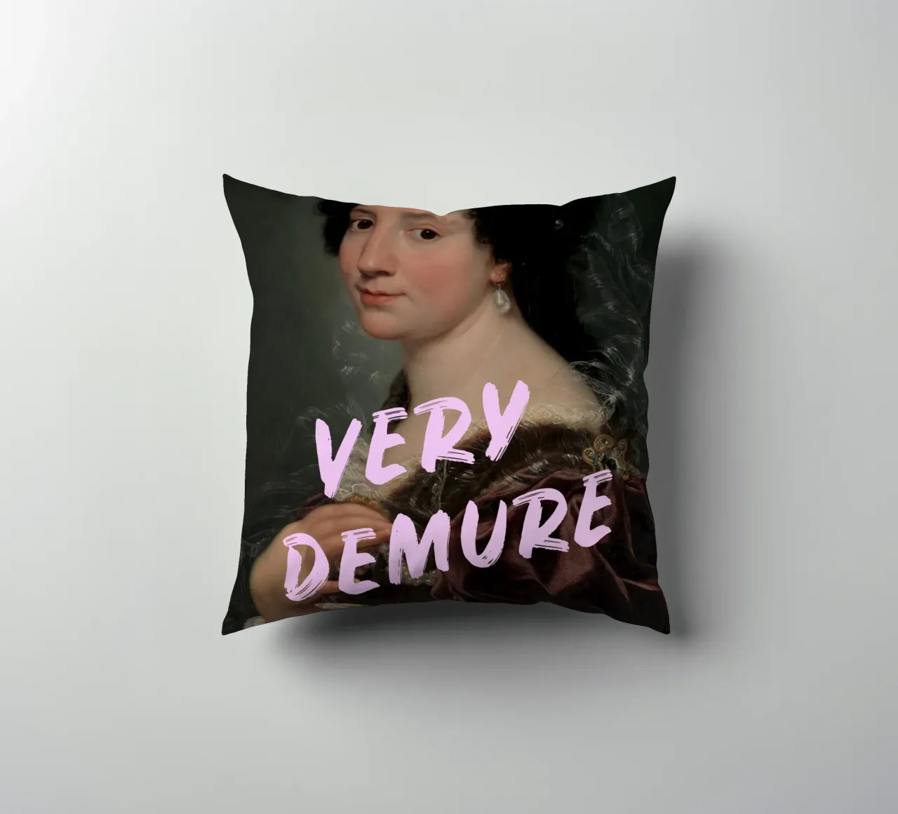 Very Demure Altered Art cuscino da GraceDigitalArtCo