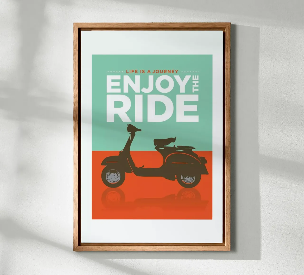 Enjoy the ride - Vespa tela con Cornice a cassetta da Visual Philosophy