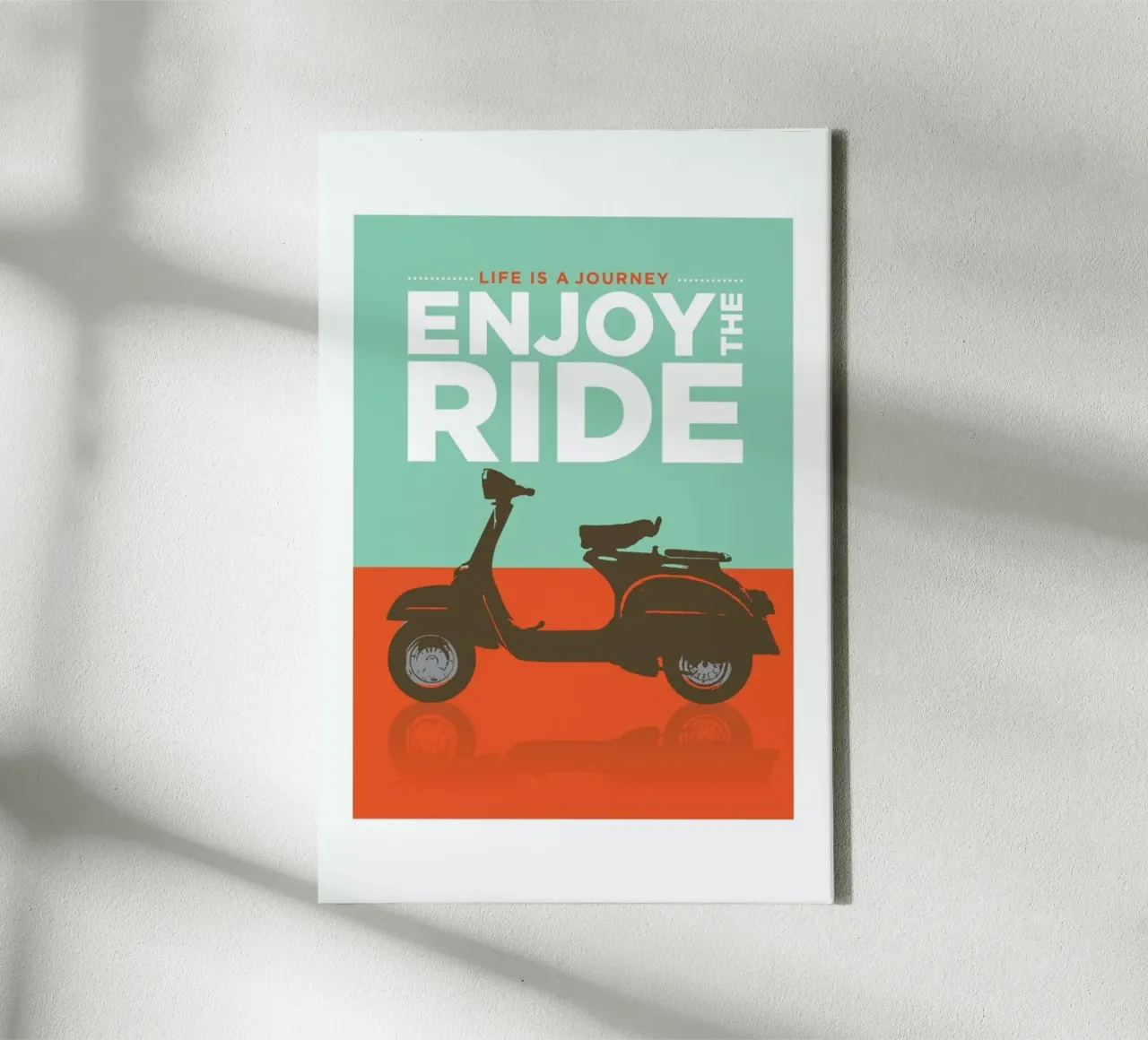 Enjoy the ride - Vespa tela con Cornice a cassetta da Visual Philosophy