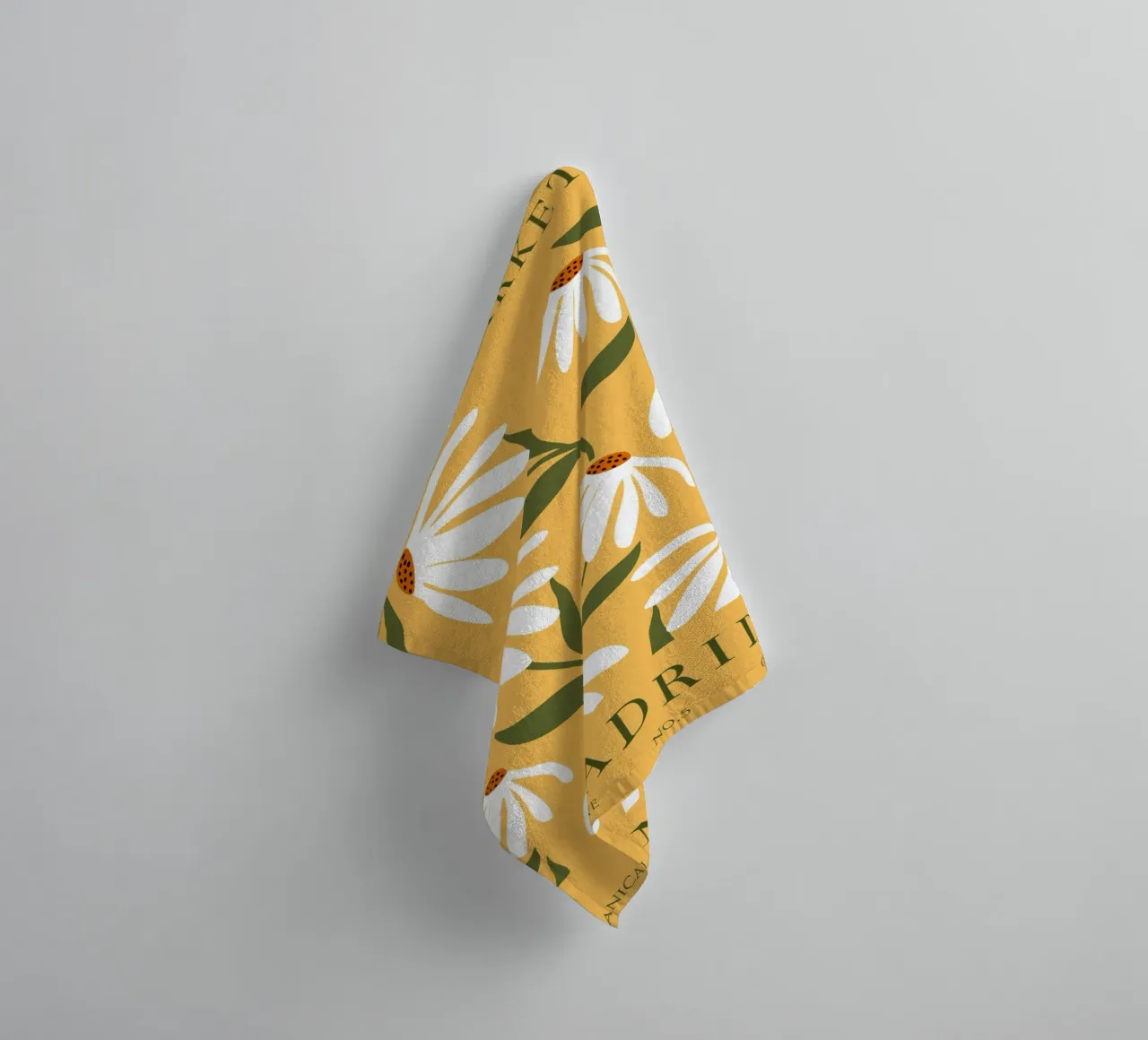 Daisy Art - Retro Botanical Design towel by Whole©