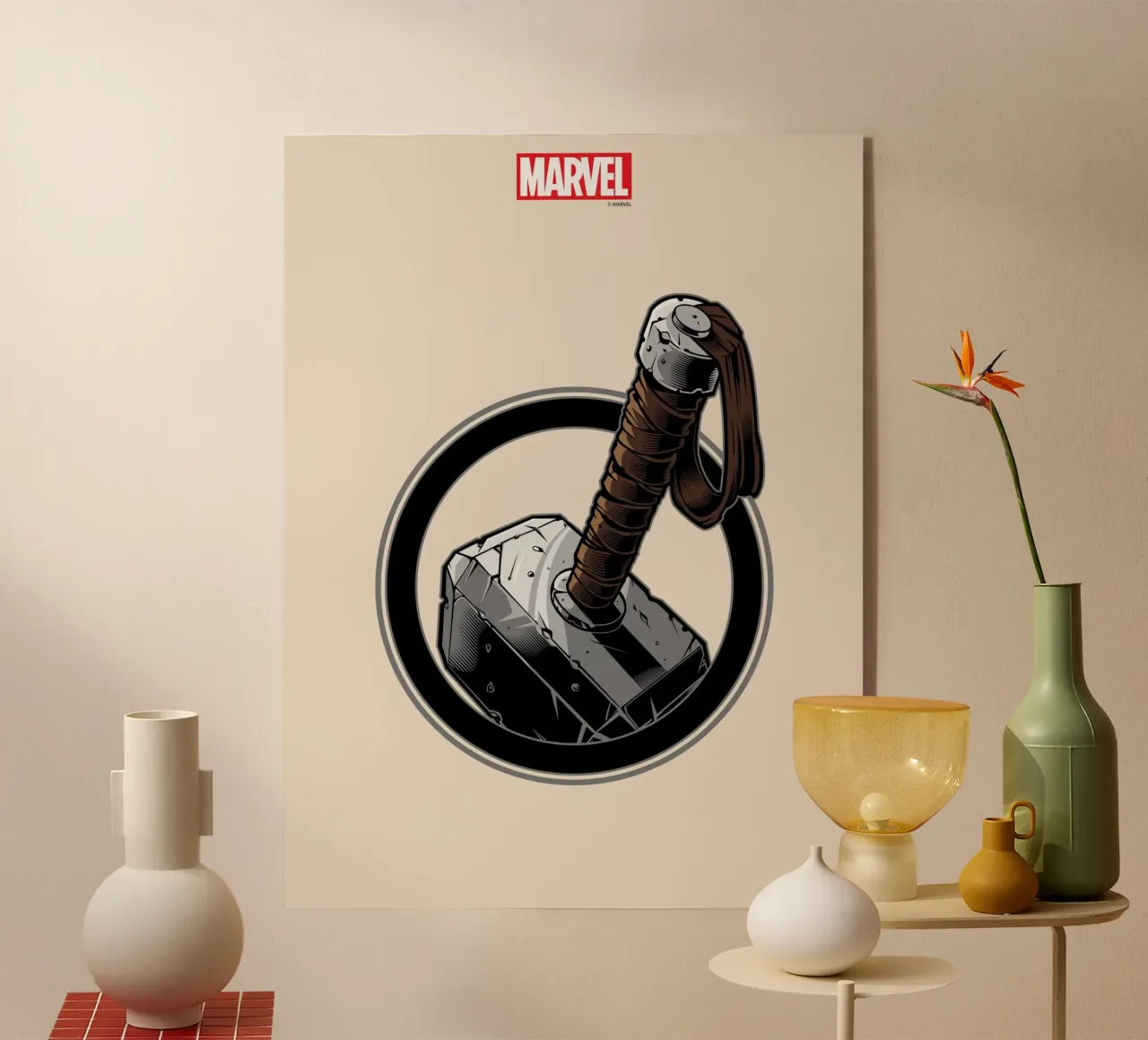 Thors mächtiger Mjölnir plexiglass da MARVEL Designs by JUNIQE