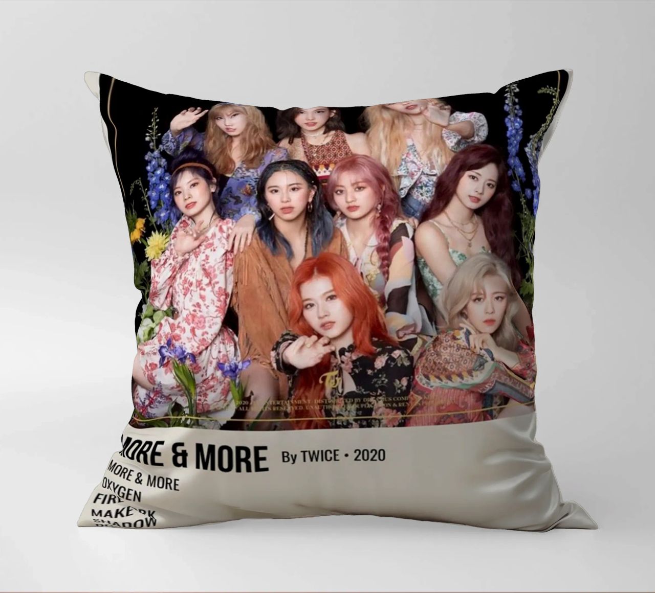 MORE & MORE By TWICE - 2020 cuscino da SoundStudio